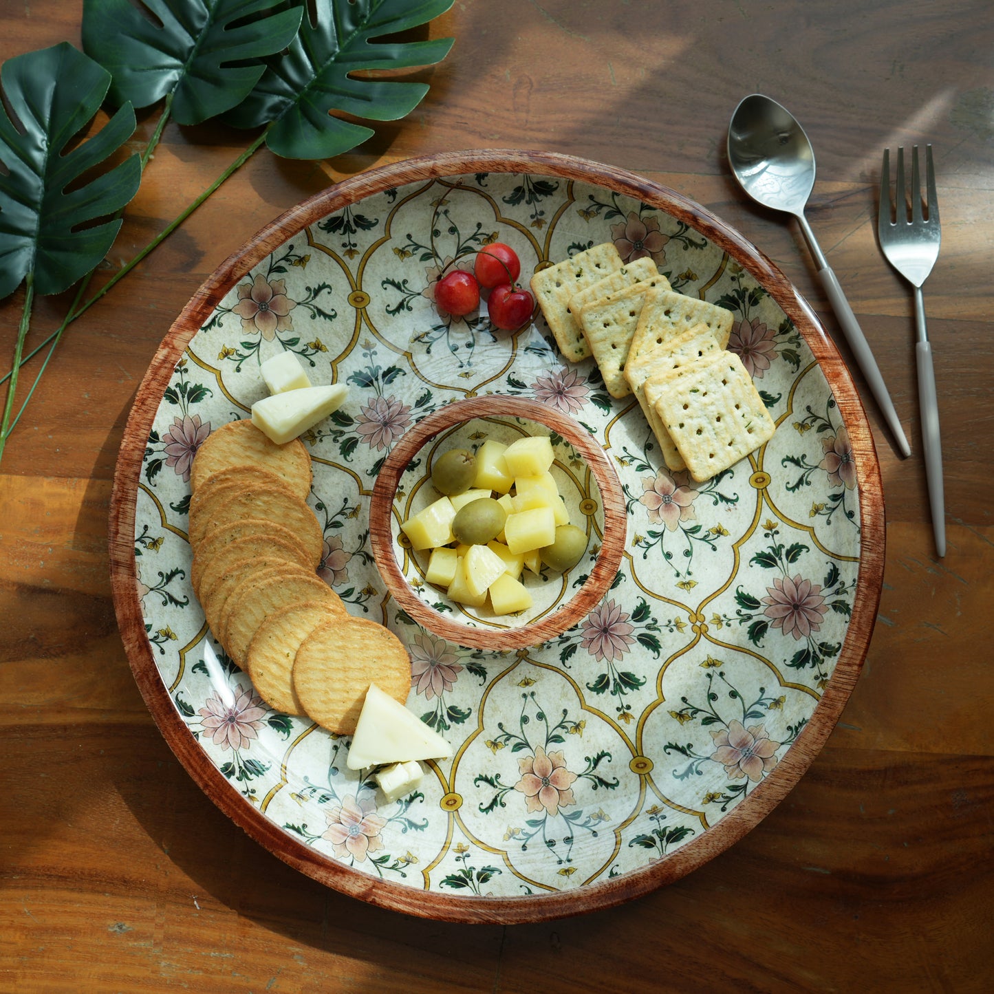 Camellia Chip & Dip Round Wooden Platter