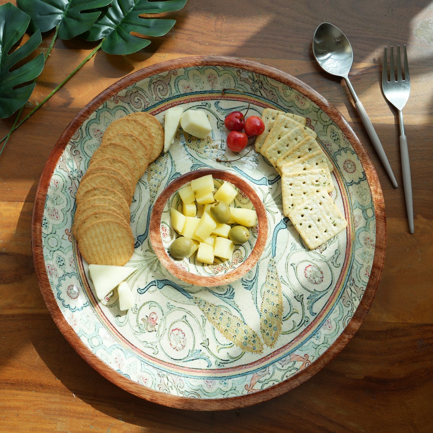 Dandy Chip & Dip Round Wooden Platter