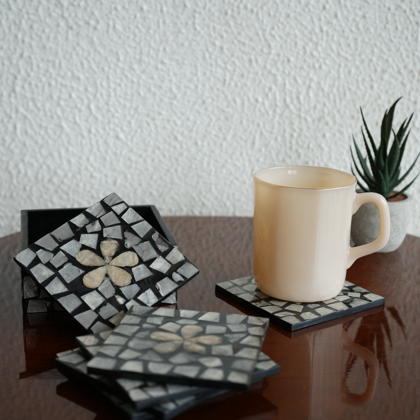 Mother-of-Pearl Coasters - Noir