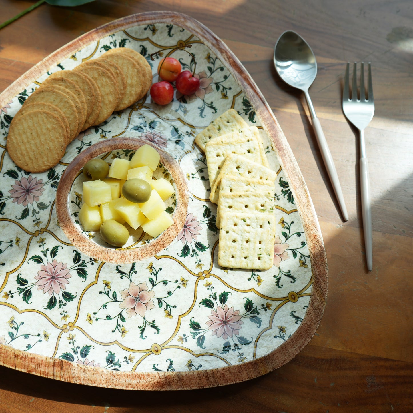 Camellia Chip & Dip Wooden Platter