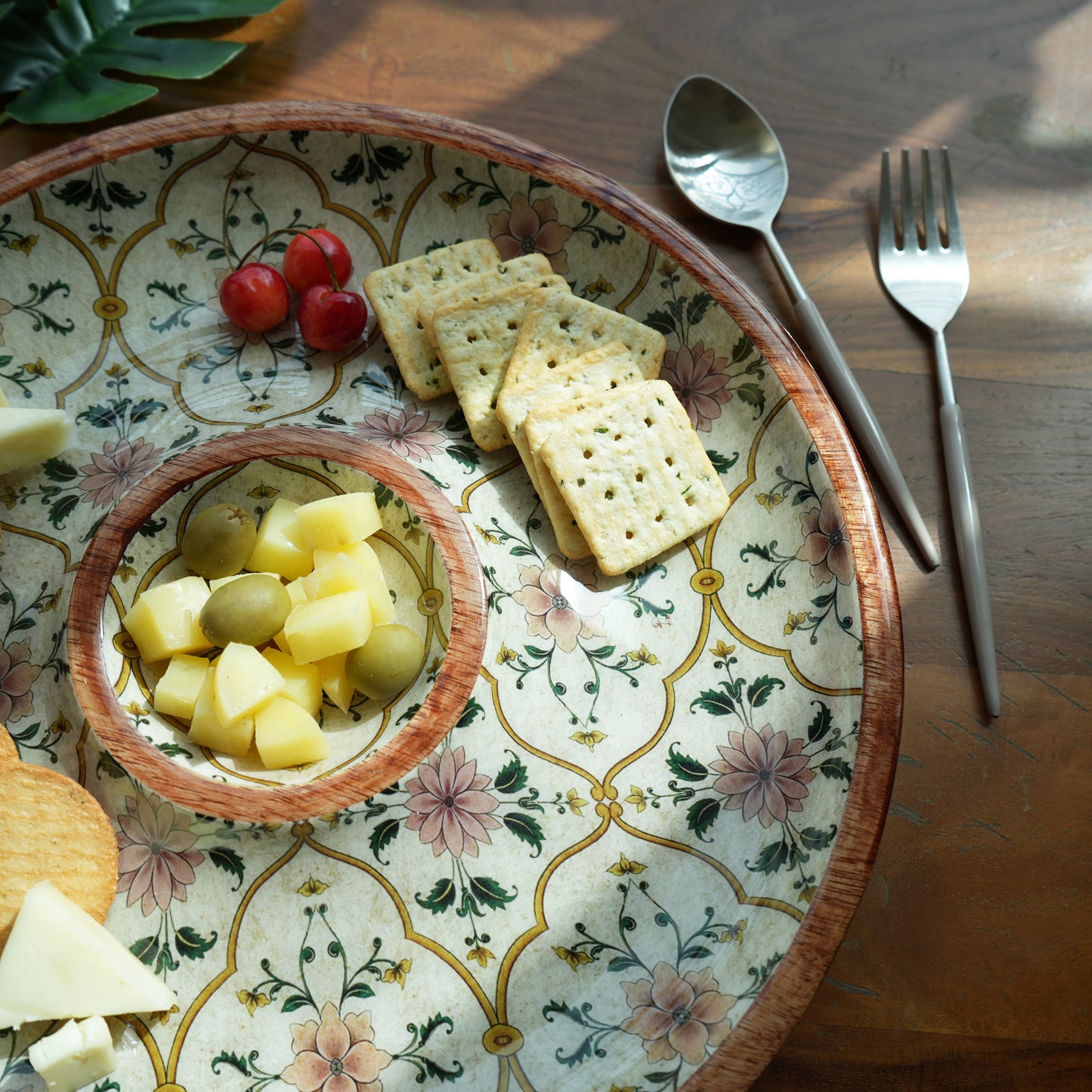 Camellia Chip & Dip Round Wooden Platter