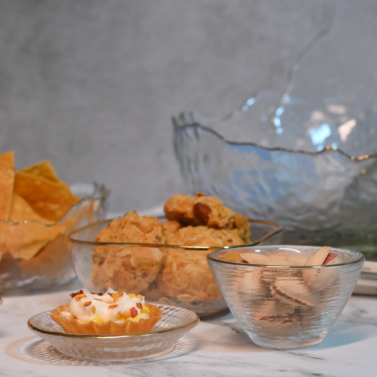 Textured Glass Single-Serve Canapé Platter with Gold Rim
