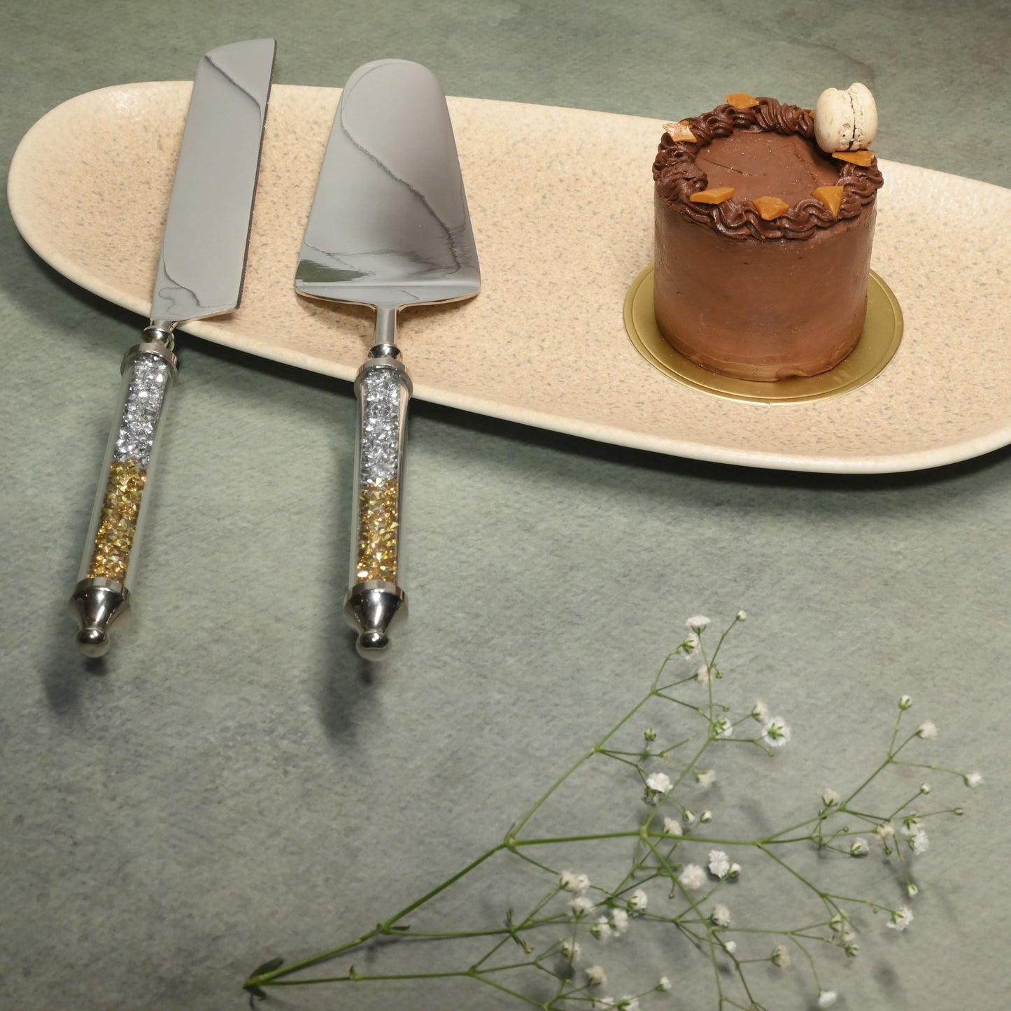 Silver-Finish Cake Lifter + Knife Set