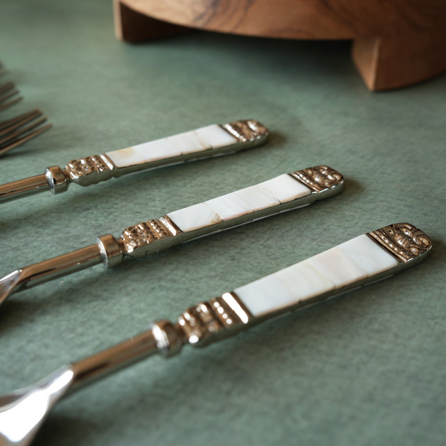 Mother-of- Pearl Stainless Steel Dinner Fork Set