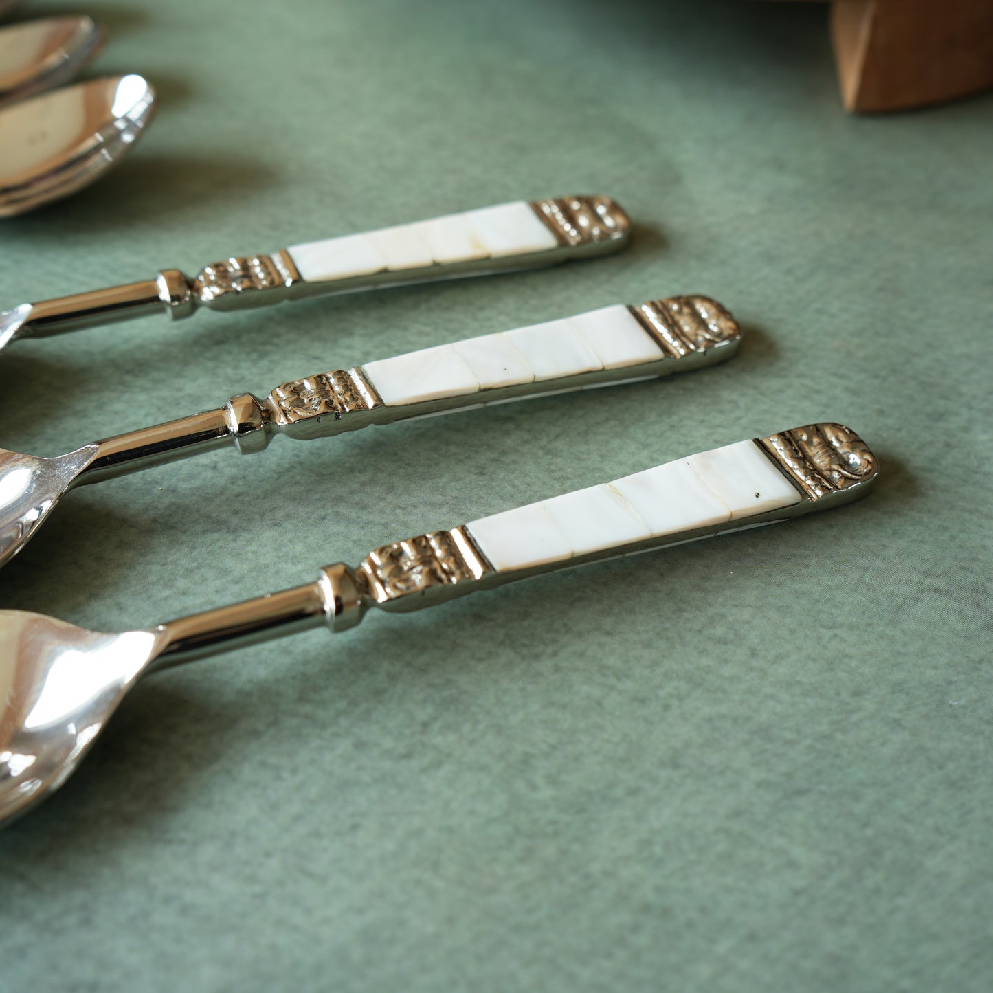 Mother-of- Pearl Stainless Steel Dinner Spoon Set