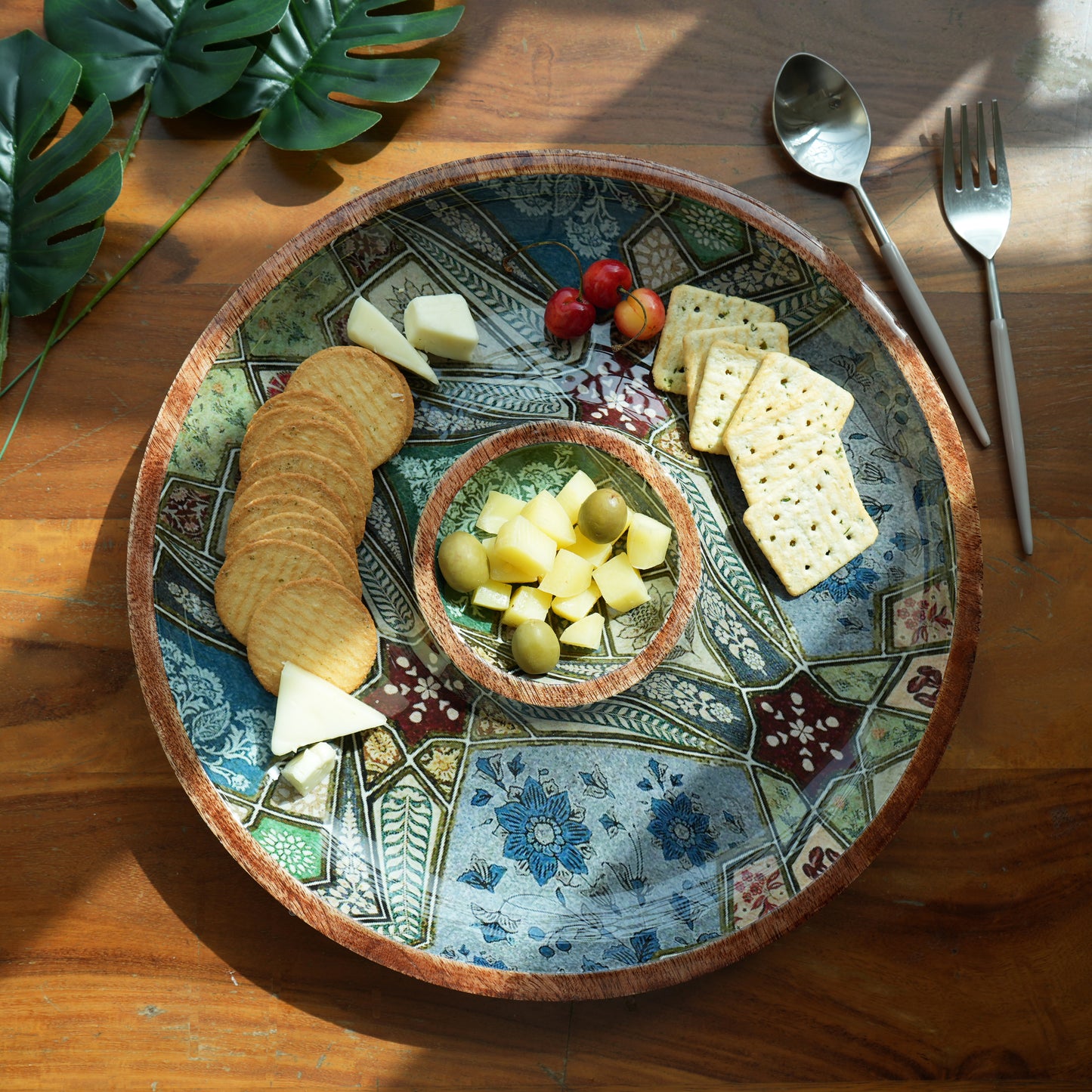 Bohemia Chip & Dip Round Wooden Platter