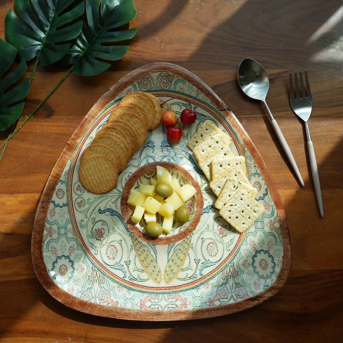 Dandy Chip & Dip Wooden Platter