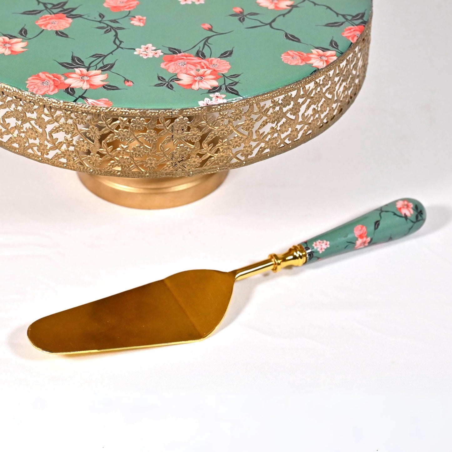 Floral Cake Lifter - Begonia