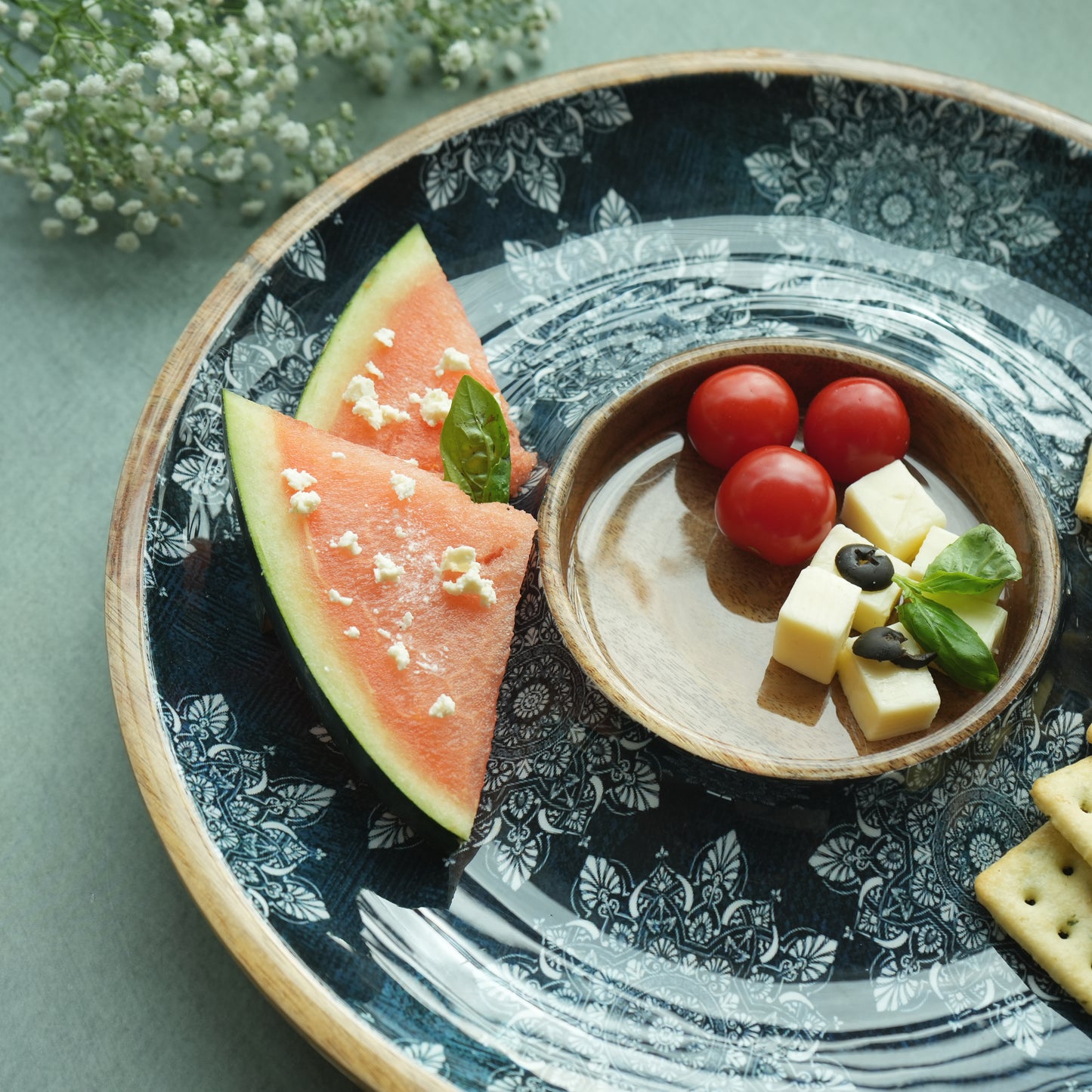 Iris Chip & Dip Round Wooden Platter