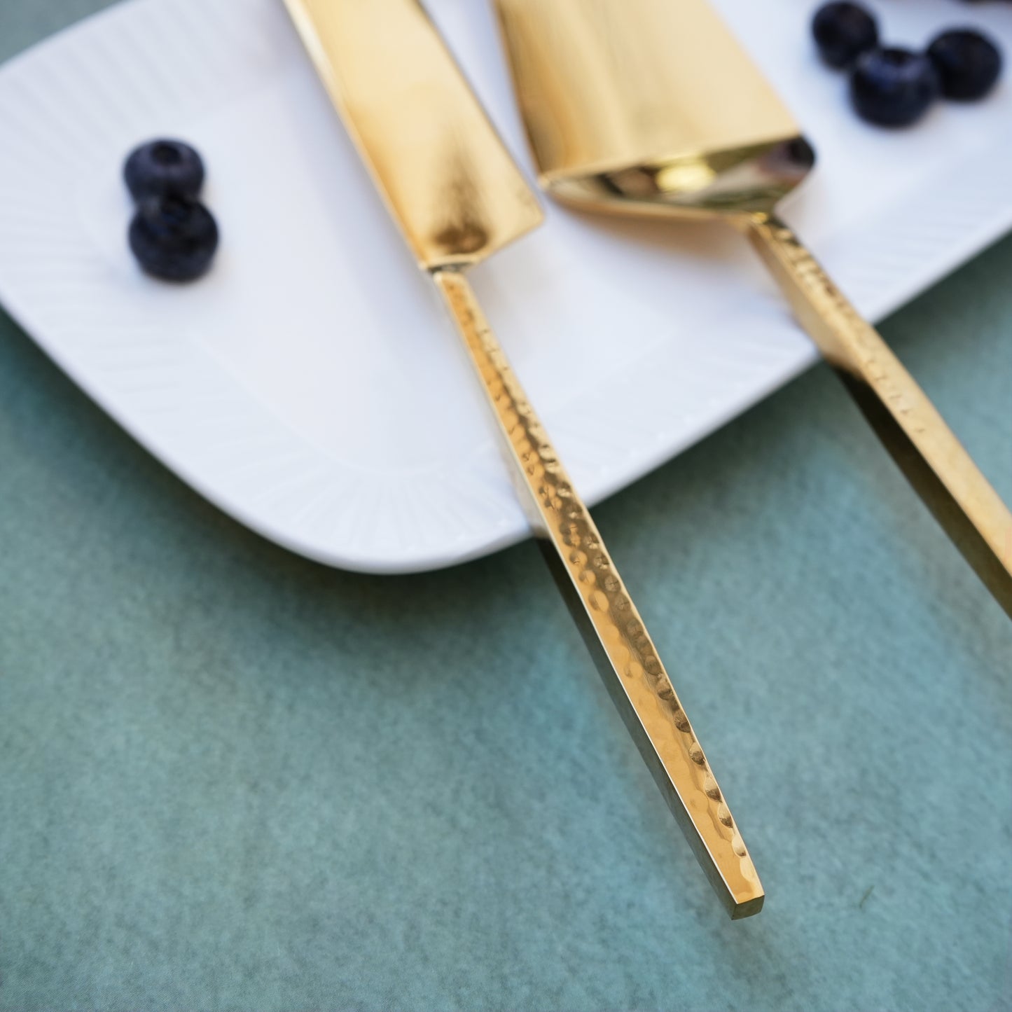 Hammered Gold Cake Lifter & Knife Set