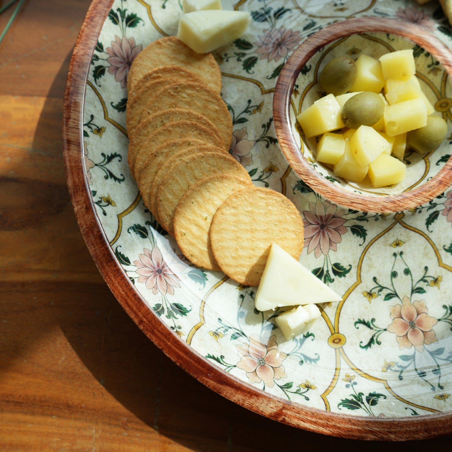 Camellia Chip & Dip Round Wooden Platter