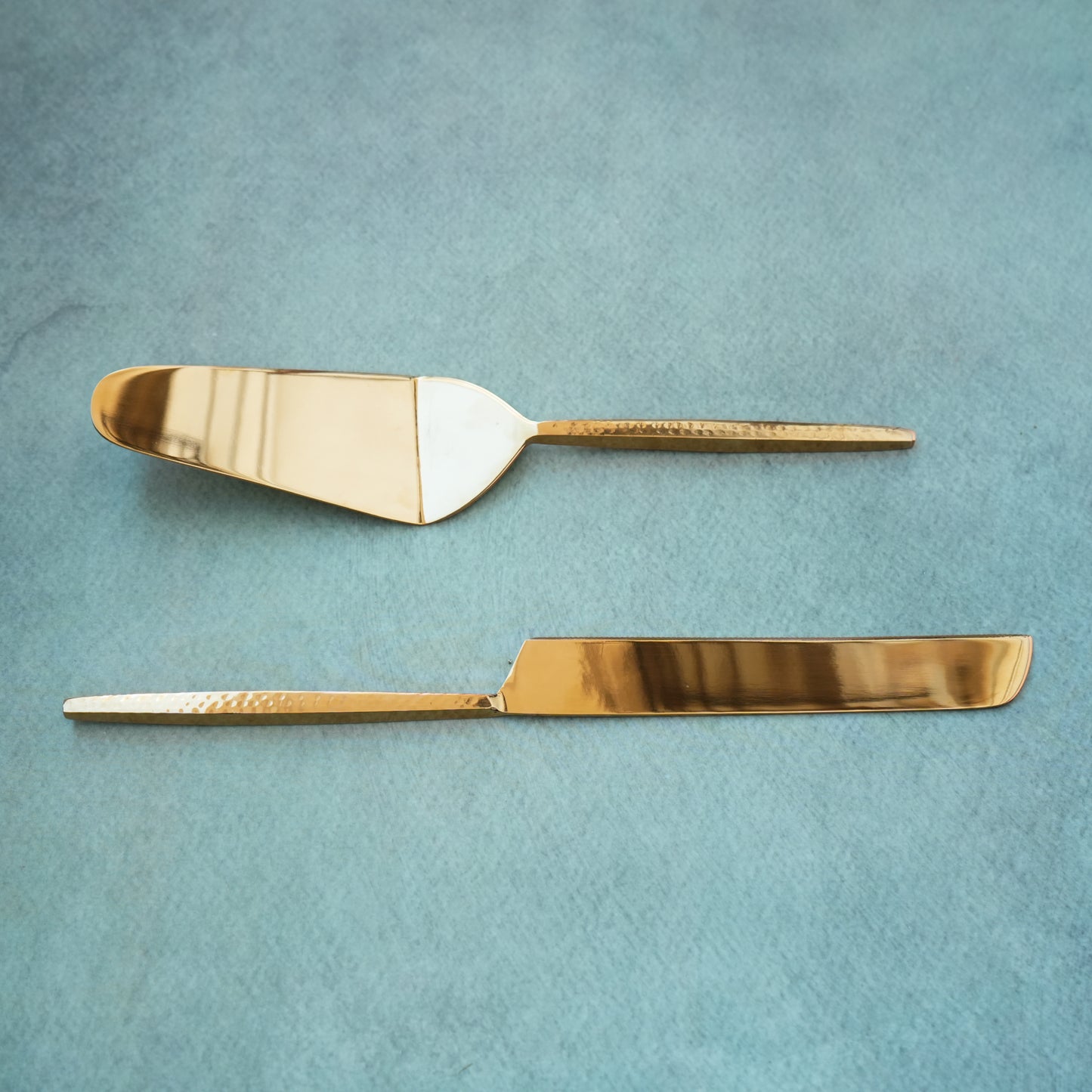 Hammered Gold Cake Lifter & Knife Set