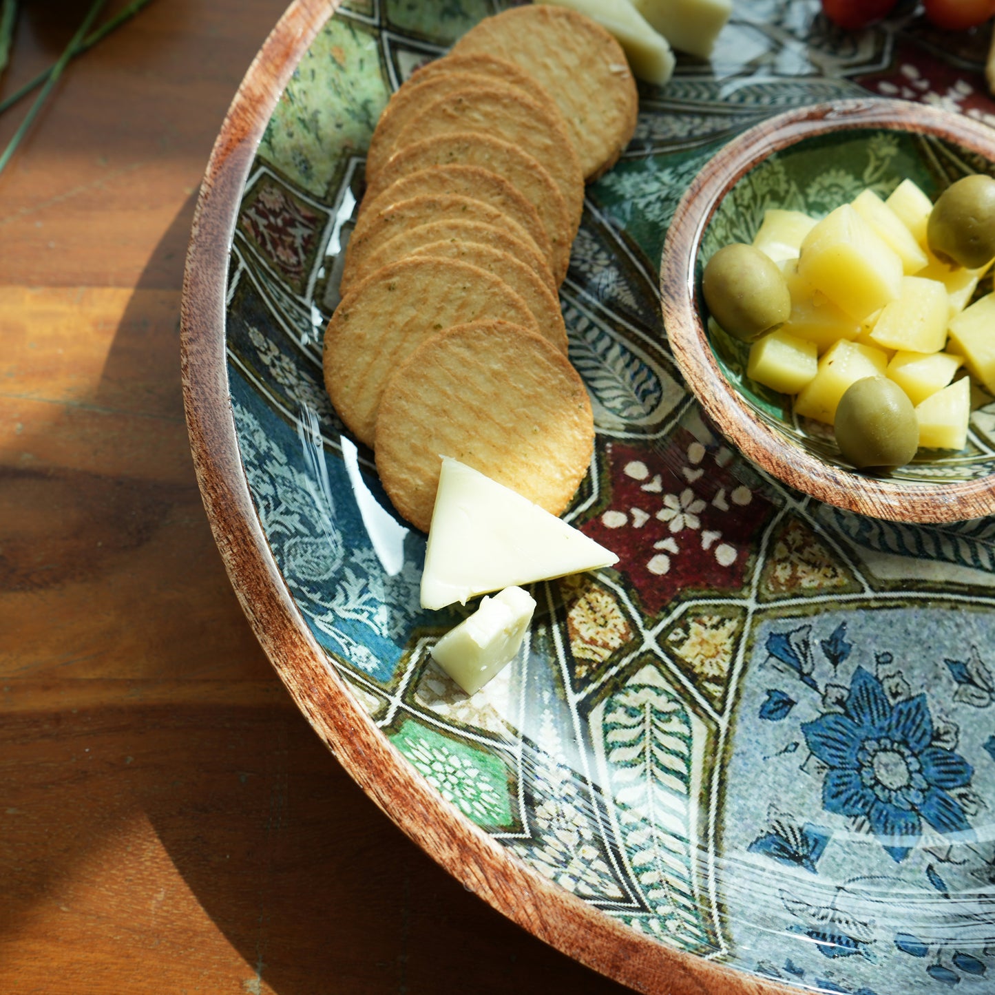 Bohemia Chip & Dip Round Wooden Platter